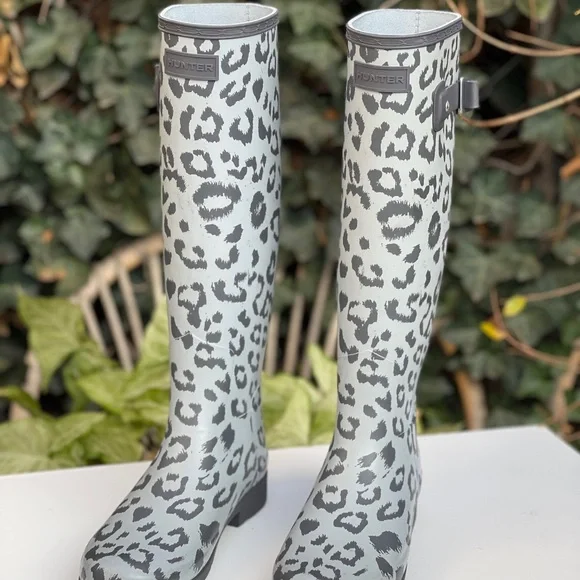 SOLD HUNTER BOOTS ⭐️ - Picture 3 of 8